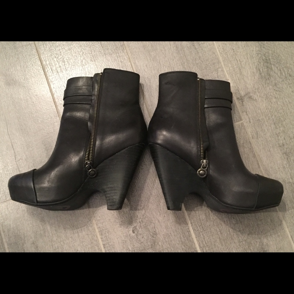Max Studio Nestor Black Leather Booties 7 1/2
